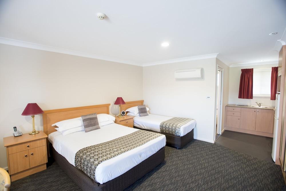 Western Settlers Motor 4*
